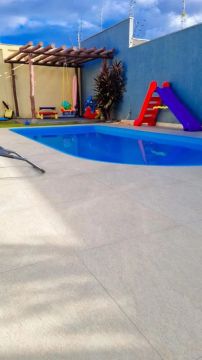 Casa com 3 suítes piscina e Gourmet 