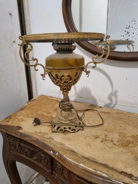 Abajur Antigo de Metal Dourado