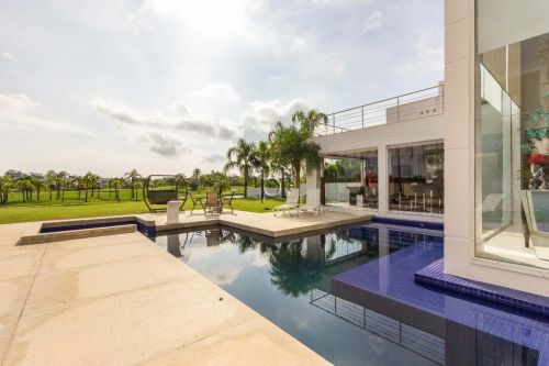 Venda de Casa em Condomínio em Porto Alegre-RS, bairro Terra Ville com 511m² Área Const. e
