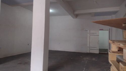 Alugo barracão no sítio cercado 