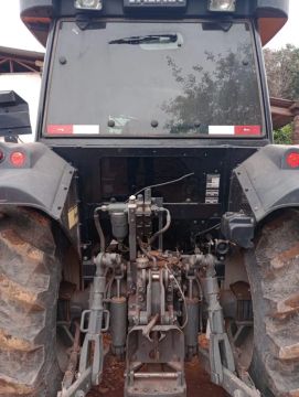 Trator Agrícola