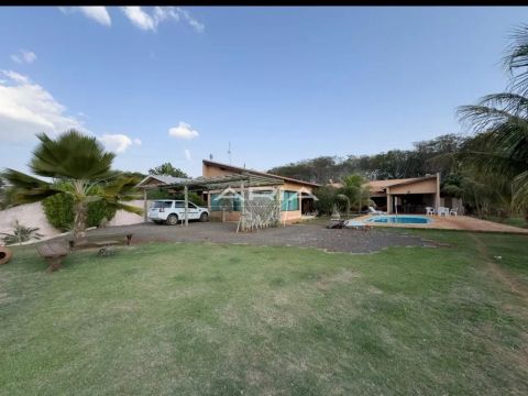 Terreno com 1306,67 m² - No condomínio Riviera do Nascente - Alvorada do Sul.
