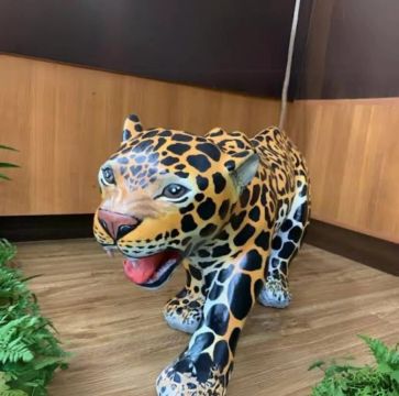 Escultura de onça pintada 