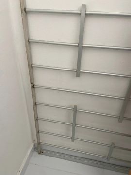 Vendo grade de alumínio usada