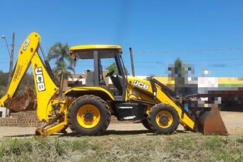 Retroescavadeira Jcb 2016