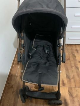 Carrinho de bebê em ótimo estado - Unissex (preto) acompanha bandeja