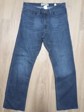 Calça Jeans Wangler e bermudas 