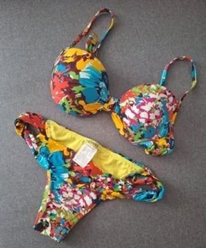 Biquini Salinas com estampado floral amarelo