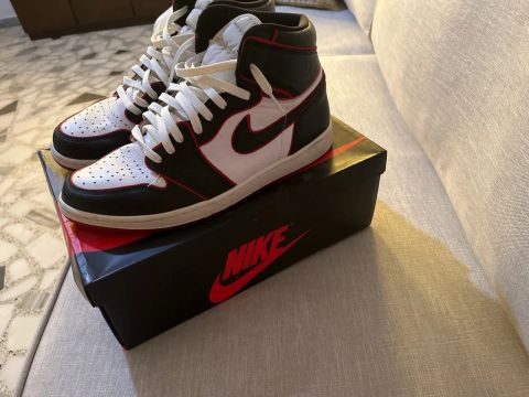 Air jordan 1 High Og ?bloodline? TAM 44
