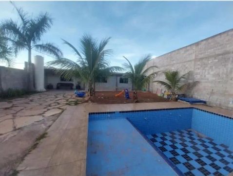 Vendo casa com piscina na fazenda velha