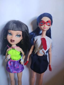 Boneca bratz e amiga