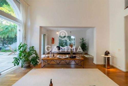 Casa a Venda no Melhor do Pacaembu - Pronta para Morar