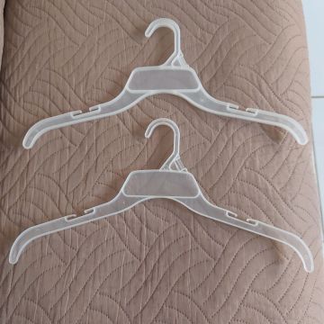 Cabides de plástico para roupas