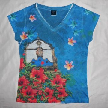 camiseta feminina estampada azul flores camisa bem leve - tam. m