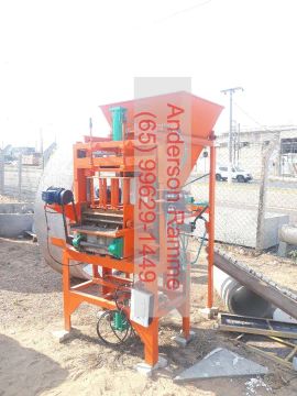 Máquina de Blocos de Concreto Pneumática