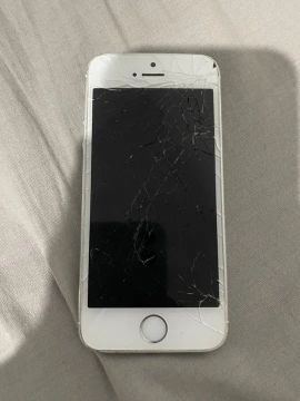 iPhone 5S com tela quebrada