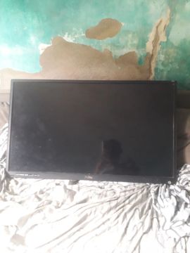 Vendo TV Philco de 40 polegadas ,mas não é smart 