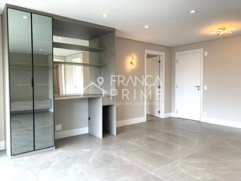 Apartamento para locação - 116m² - 3 dormitórios (1 suíte) - 3 banheiros - 2 vagas