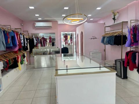 Loja de roupas feminina em excelente localização!
