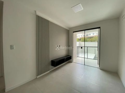 Apartamento semi mobiliado com 2 quartos no bairro Velha em Blumenau/SC