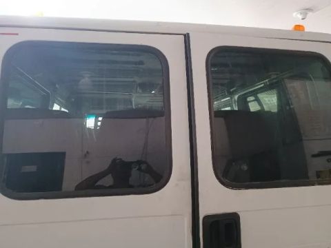 Divulgo seu produto  no vidro das minhas vans 
