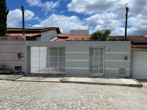 Imóvel para aluguel tem 150 metros quadrados com 3 quartos em Massaranduba - Arapiraca - A