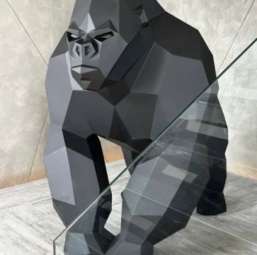 Escultura Moderna de Gorila em Estilo Geométrico