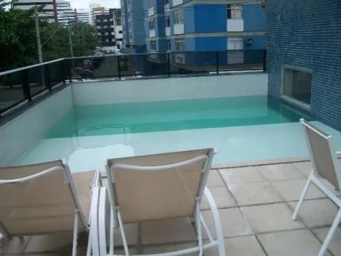 Apt. 2/4 sendo uma suíte, varanda, 70 m2, nascente, 2 garagens, perto da Escola N. Senhora