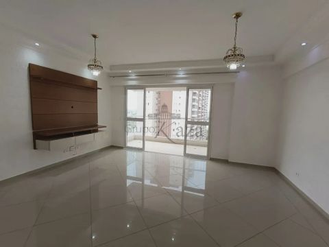 Imóvel para aluguel com 102 metros quadrados com 3 quartos