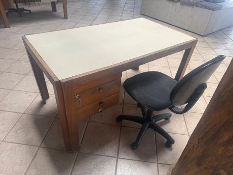 Mesas para escritório.