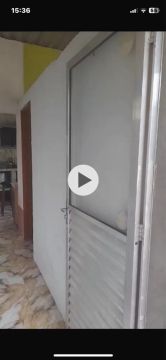 Porta de Alumínio com Grade