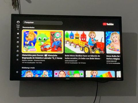 Smart TV AOC ROKU 32 polegadas.
