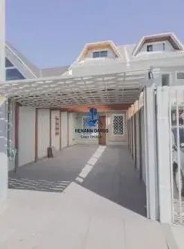 Vende-se lindo sobrado com ático de frente para rua com 3 dormitórios e 2 vagas de garagem