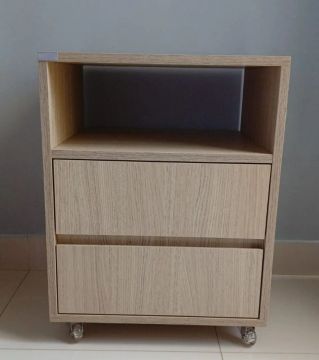 Mesinha de cabeceira ( criado ) 