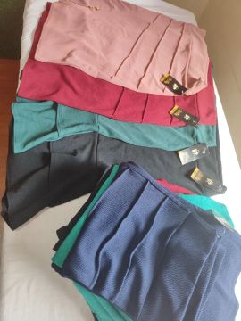Saias de tecido crepe de malha  - 12 peças 