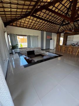 Casa à venda em condomínio fechado