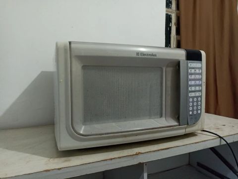 Micro-ondas Electrolux usado