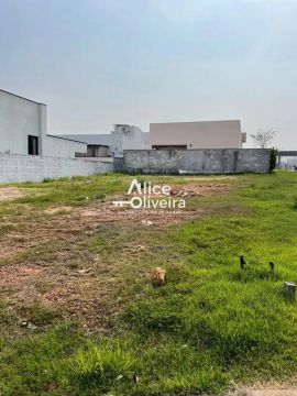 Terreno/Lote de esquina em Condomínio à Venda com 343m² por R$ 320.000