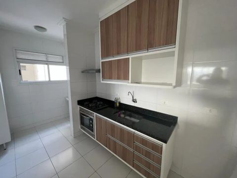 Imóvel para aluguel tem 94 metros quadrados com 3 quartos