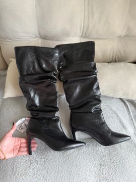 Bota cano alto (no joelho)