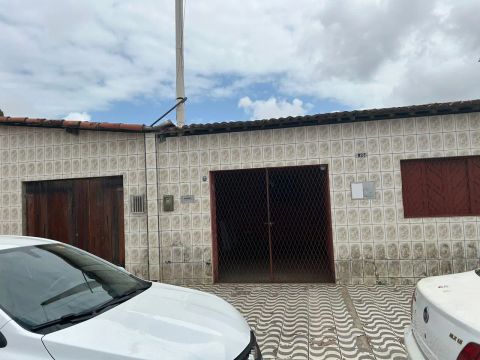 Vende-se casa no conj. Nova Natal.  valor 135mil Reais