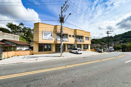 Alugo Sala Comercial com 58m² - Bairro Água Verde
