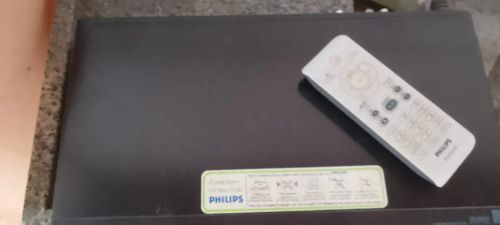 Vendo 2 DVDs. funcioanando perfeitamente (PHILIPS e Samsung)