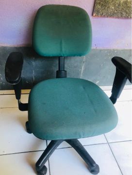 Cadeira Giratória Verde para Escritório