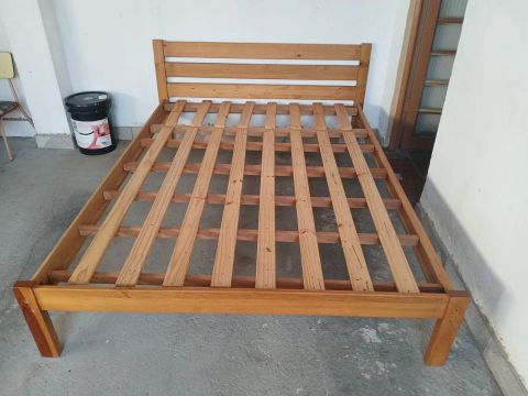 Cama de madeira de Casal 