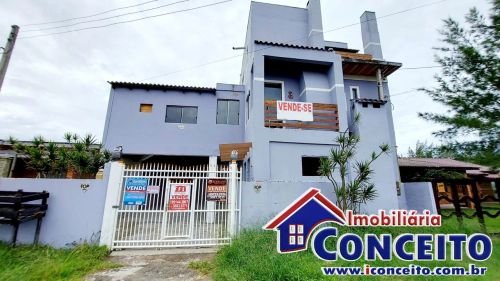 PC12 - Prédio comercial composto de 04 apartamentos em Mariluz