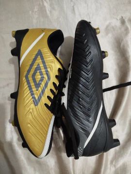 Chuteira de campo Umbro fifty IV