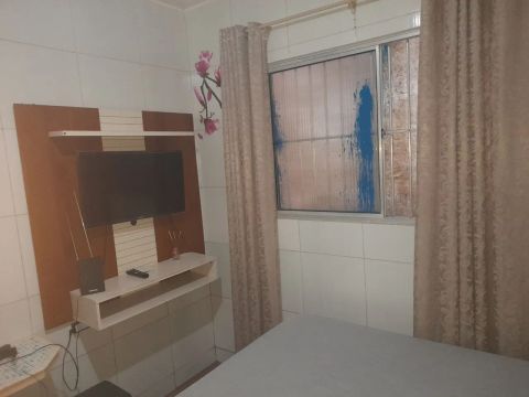 Aluga-se quarto mobiliado na jatiuca. 
