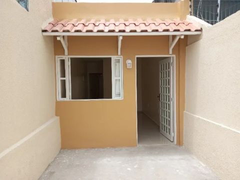 casa na Gruta de Lourdes com 01 quarto