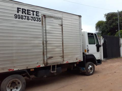 Frente e mudança caminhão baú G